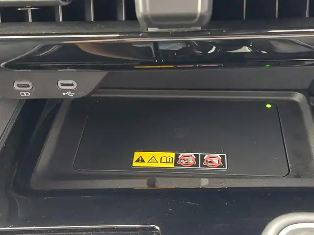 トヨタ ヴェルファイア ハイブリット エグゼクティブ ラウンジ 東京都 2024(令6)年 1.7万km プラチナホワイトパールマイカ 左右独立ムーンルーフ/電動サイドステップ (左右)/JBLプレミアムサウンド/Toyota Safety Sense/・プリクラッシュセーフティ/・レーントレーシングアシスト/・先行車発進告知機能/・オートマチックハイビーム/・レーダークルーズコントロール/・クリアランスソナー/・ロードサインアシスト/・ブラインドスポットモニター/・ヘッドアップディスプレイ/パノラミックビューモニター/アドバンスドパーク/プッシュスタート/パドルシフト/純正ナビ/フルセグTV/リアエンターテインメント/ETC2.0/デジタルインナーミラー/ワイヤレス充電器/両側パワースライドドア/パワーシート/パワーバックドア/レザーシート/シートヒーター/ベンチレーション/ステアリングヒーター/LEDヘッドライト/ドアバイザー/17インチ純正アルミホイール/スマートキー