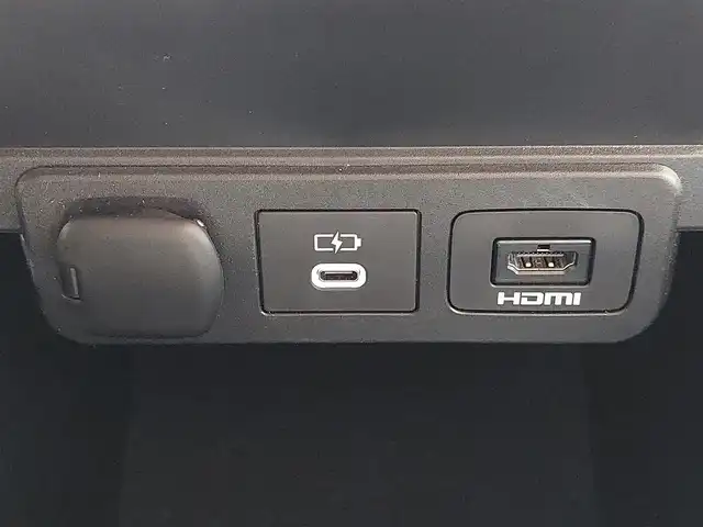 トヨタ ヴェルファイア ハイブリット エグゼクティブ ラウンジ 東京都 2024(令6)年 1.7万km プラチナホワイトパールマイカ 左右独立ムーンルーフ/電動サイドステップ (左右)/JBLプレミアムサウンド/Toyota Safety Sense/・プリクラッシュセーフティ/・レーントレーシングアシスト/・先行車発進告知機能/・オートマチックハイビーム/・レーダークルーズコントロール/・クリアランスソナー/・ロードサインアシスト/・ブラインドスポットモニター/・ヘッドアップディスプレイ/パノラミックビューモニター/アドバンスドパーク/プッシュスタート/パドルシフト/純正ナビ/フルセグTV/リアエンターテインメント/ETC2.0/デジタルインナーミラー/ワイヤレス充電器/両側パワースライドドア/パワーシート/パワーバックドア/レザーシート/シートヒーター/ベンチレーション/ステアリングヒーター/LEDヘッドライト/ドアバイザー/17インチ純正アルミホイール/スマートキー