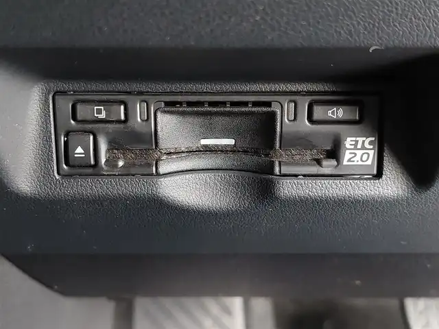 トヨタ ヴェルファイア ハイブリット エグゼクティブ ラウンジ 東京都 2024(令6)年 1.7万km プラチナホワイトパールマイカ 左右独立ムーンルーフ/電動サイドステップ (左右)/JBLプレミアムサウンド/Toyota Safety Sense/・プリクラッシュセーフティ/・レーントレーシングアシスト/・先行車発進告知機能/・オートマチックハイビーム/・レーダークルーズコントロール/・クリアランスソナー/・ロードサインアシスト/・ブラインドスポットモニター/・ヘッドアップディスプレイ/パノラミックビューモニター/アドバンスドパーク/プッシュスタート/パドルシフト/純正ナビ/フルセグTV/リアエンターテインメント/ETC2.0/デジタルインナーミラー/ワイヤレス充電器/両側パワースライドドア/パワーシート/パワーバックドア/レザーシート/シートヒーター/ベンチレーション/ステアリングヒーター/LEDヘッドライト/ドアバイザー/17インチ純正アルミホイール/スマートキー