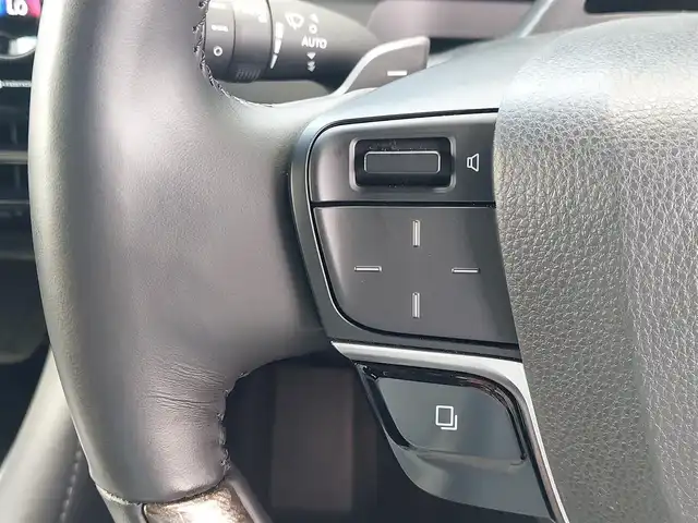 トヨタ ヴェルファイア ハイブリット エグゼクティブ ラウンジ 東京都 2024(令6)年 1.7万km プラチナホワイトパールマイカ 左右独立ムーンルーフ/電動サイドステップ (左右)/JBLプレミアムサウンド/Toyota Safety Sense/・プリクラッシュセーフティ/・レーントレーシングアシスト/・先行車発進告知機能/・オートマチックハイビーム/・レーダークルーズコントロール/・クリアランスソナー/・ロードサインアシスト/・ブラインドスポットモニター/・ヘッドアップディスプレイ/パノラミックビューモニター/アドバンスドパーク/プッシュスタート/パドルシフト/純正ナビ/フルセグTV/リアエンターテインメント/ETC2.0/デジタルインナーミラー/ワイヤレス充電器/両側パワースライドドア/パワーシート/パワーバックドア/レザーシート/シートヒーター/ベンチレーション/ステアリングヒーター/LEDヘッドライト/ドアバイザー/17インチ純正アルミホイール/スマートキー