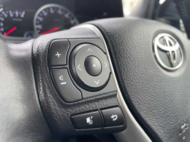 トヨタ ヴォクシー ZS 煌 静岡県 2015(平27)年 7.8万km ブラッキッシュアゲハガラスフレーク ●純正SDナビ/(フルセグ/CD/DVD/Bluetooth)/(NSZT-W64)/●バックカメラ/●純正11型フリップダウンモニター/●アイドリングストップ/●LEDヘッドライト/●オートライト/●フォグランプ/●革巻きステアリング/●ステアリングスイッチ/●電動格納ウインカーミラー/●ETC/●ISOFIX/●純正フロアマット/●ドアバイザー/●前方ドライブレコーダー/●プッシュスタート/●スマートキー/●純正16インチアルミホイール/●ダブル+サイドSRS+ABS/●保証書/●取扱説明書