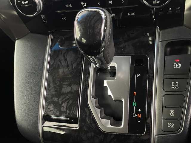 トヨタ アルファード S タイプゴールド 埼玉県 2020(令2)年 4.3万km ホワイトパールクリスタルシャイン 純正フリップダウンモニター/純正ナビ/　(Bluetooth/Miracast/USB/FM/AM)/フルセグテレビ/バックカメラ/ビルトインETC2.0/前後ドライブレコーダー/両側パワースライドドア/パワーバックドア/ハーフレザーシート/クルーズコントロール/衝突被害軽減ブレーキ/車線逸脱警報/クリアランスソナー/電子パーキングシステム/ブレーキホールド/オートLEDライト/オートハイビーム/プッシュスタート/純正18インチアルミホイール