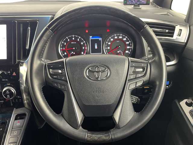 トヨタ アルファード S タイプゴールド 埼玉県 2020(令2)年 4.3万km ホワイトパールクリスタルシャイン 純正フリップダウンモニター/純正ナビ/　(Bluetooth/Miracast/USB/FM/AM)/フルセグテレビ/バックカメラ/ビルトインETC2.0/前後ドライブレコーダー/両側パワースライドドア/パワーバックドア/ハーフレザーシート/クルーズコントロール/衝突被害軽減ブレーキ/車線逸脱警報/クリアランスソナー/電子パーキングシステム/ブレーキホールド/オートLEDライト/オートハイビーム/プッシュスタート/純正18インチアルミホイール