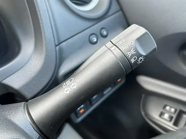 日産 ノート e－パワー X 香川県 2020(令2)年 0.5万km ホワイト 登録時走行距離：4920km/パナソニック製ストラーダメモリナビ/　BT接続/バックカメラ/エマージェンシーブレーキ/レーンキープアシスト/クリアランスソナー/横滑り防止装置/オートライト/ビルトインETC/ドライブレコーダー/プッシュスタート/スマートキー