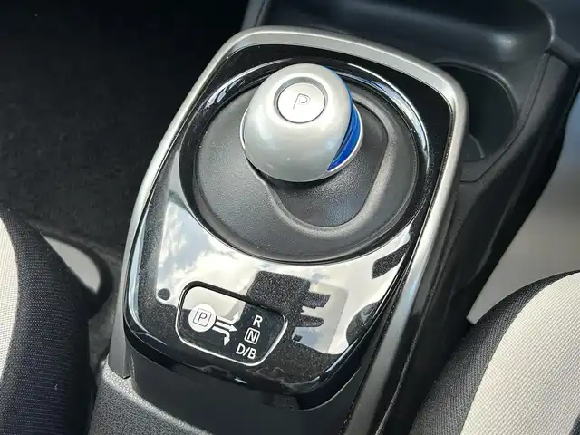 日産 ノート e－パワー X 香川県 2020(令2)年 0.5万km ホワイト 登録時走行距離：4920km/パナソニック製ストラーダメモリナビ/　BT接続/バックカメラ/エマージェンシーブレーキ/レーンキープアシスト/クリアランスソナー/横滑り防止装置/オートライト/ビルトインETC/ドライブレコーダー/プッシュスタート/スマートキー