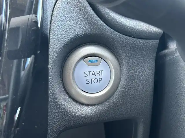 日産 ノート e－パワー X 香川県 2020(令2)年 0.5万km ホワイト 登録時走行距離：4920km/パナソニック製ストラーダメモリナビ/　BT接続/バックカメラ/エマージェンシーブレーキ/レーンキープアシスト/クリアランスソナー/横滑り防止装置/オートライト/ビルトインETC/ドライブレコーダー/プッシュスタート/スマートキー