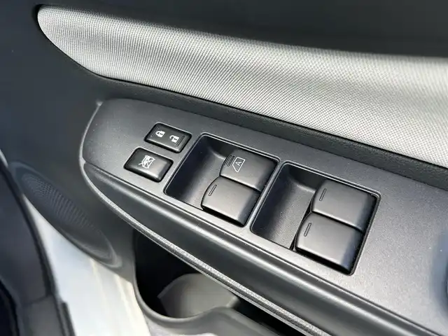 日産 ノート e－パワー X 香川県 2020(令2)年 0.5万km ホワイト 登録時走行距離：4920km/パナソニック製ストラーダメモリナビ/　BT接続/バックカメラ/エマージェンシーブレーキ/レーンキープアシスト/クリアランスソナー/横滑り防止装置/オートライト/ビルトインETC/ドライブレコーダー/プッシュスタート/スマートキー