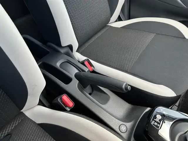 日産 ノート e－パワー X 香川県 2020(令2)年 0.5万km ホワイト 登録時走行距離：4920km/パナソニック製ストラーダメモリナビ/　BT接続/バックカメラ/エマージェンシーブレーキ/レーンキープアシスト/クリアランスソナー/横滑り防止装置/オートライト/ビルトインETC/ドライブレコーダー/プッシュスタート/スマートキー