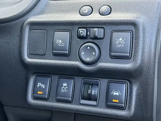 日産 ノート e－パワー X 香川県 2020(令2)年 0.5万km ホワイト 登録時走行距離：4920km/パナソニック製ストラーダメモリナビ/　BT接続/バックカメラ/エマージェンシーブレーキ/レーンキープアシスト/クリアランスソナー/横滑り防止装置/オートライト/ビルトインETC/ドライブレコーダー/プッシュスタート/スマートキー