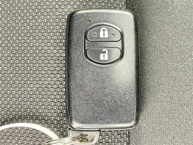 トヨタ アクア S スタイルブラック 千葉県 2021(令3)年 5.9万km ホワイトパールクリスタルシャイン 禁煙車/トヨタセーフティセンス/・衝突被害軽減ブレーキ/・レーンディパーチャーアラート/・オートマチックハイビーム/純正7インチナビ/・Bluetooth/・バックカメラ/LEDオートライト/純正15インチアルミホイール/純正フロアマット/オートエアコン/プッシュスタート/スマートキー/ETC