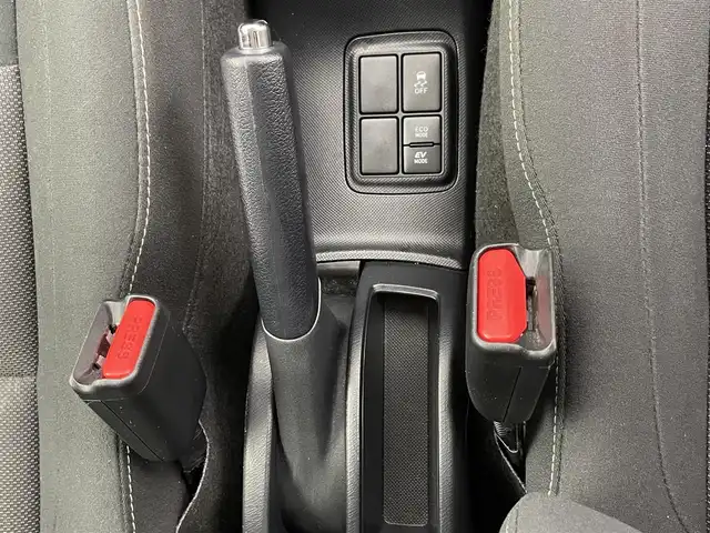 トヨタ アクア S スタイルブラック 千葉県 2021(令3)年 5.9万km ホワイトパールクリスタルシャイン 禁煙車/トヨタセーフティセンス/・衝突被害軽減ブレーキ/・レーンディパーチャーアラート/・オートマチックハイビーム/純正7インチナビ/・Bluetooth/・バックカメラ/LEDオートライト/純正15インチアルミホイール/純正フロアマット/オートエアコン/プッシュスタート/スマートキー/ETC