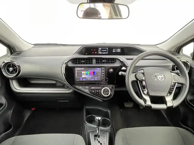 トヨタ アクア S スタイルブラック 千葉県 2021(令3)年 5.9万km ホワイトパールクリスタルシャイン 禁煙車/トヨタセーフティセンス/・衝突被害軽減ブレーキ/・レーンディパーチャーアラート/・オートマチックハイビーム/純正7インチナビ/・Bluetooth/・バックカメラ/LEDオートライト/純正15インチアルミホイール/純正フロアマット/オートエアコン/プッシュスタート/スマートキー/ETC