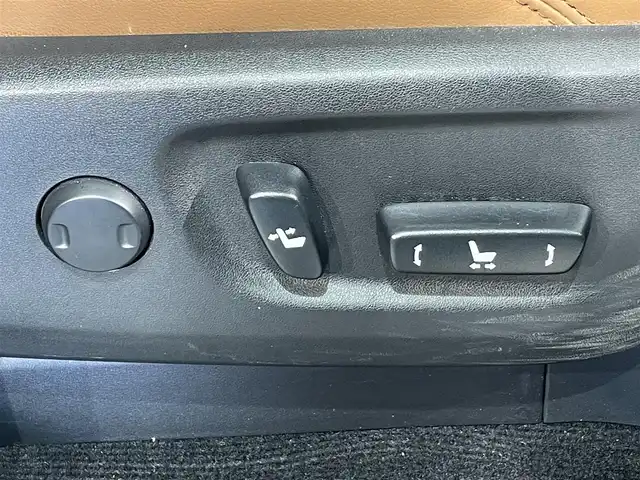 トヨタ ランドクルーザー プラド TX-L 70thアニバーサリーLTD 愛知県 2021(令3)年 4.5万km ホワイトパールクリスタルシャイン 純正９インチナビ/（AM/FM/Bluetooth/USB）/衝突軽減ブレーキ/アラウンドビューモニター/レーダークルーズコントロール/シートヒーター/ETC2.0/ドライブレコーダー/パワーシート/コーナーセンサー/レーンキープアシスト/パーキングアシスト/プッシュスタート/スマートキー/純正１８インチアルミホイール/オートライト