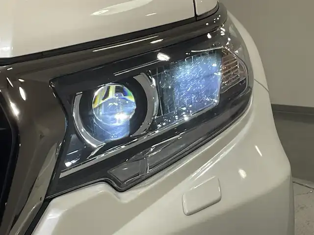 トヨタ ランドクルーザー プラド TX-L 70thアニバーサリーLTD 愛知県 2021(令3)年 4.5万km ホワイトパールクリスタルシャイン 純正９インチナビ/（AM/FM/Bluetooth/USB）/衝突軽減ブレーキ/アラウンドビューモニター/レーダークルーズコントロール/シートヒーター/ETC2.0/ドライブレコーダー/パワーシート/コーナーセンサー/レーンキープアシスト/パーキングアシスト/プッシュスタート/スマートキー/純正１８インチアルミホイール/オートライト