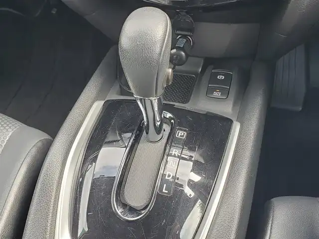 日産 エクストレイル 20X 埼玉県 2018(平30)年 6.7万km ブリリアントホワイトパール AIS検査済み/後期型/パートタイム4WD/車検R8年3月まで/OP/プロパイロット/エマージェンシーブレーキ/純正18インチアルミホイール/純正ナビTV/パワーバックドア/カプロンシート/アイドリングストップ/ウインカードアミラー/ダウンヒルアシスト/デジタルバックミラー/バックカメラ/ドライブレコーダー/ETC/F/Rコーナーセンサー /新車保証書/取扱説明書