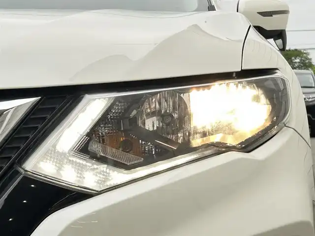 日産 エクストレイル 20X 埼玉県 2018(平30)年 6.7万km ブリリアントホワイトパール AIS検査済み/後期型/パートタイム4WD/車検R8年3月まで/OP/プロパイロット/エマージェンシーブレーキ/純正18インチアルミホイール/純正ナビTV/パワーバックドア/カプロンシート/アイドリングストップ/ウインカードアミラー/ダウンヒルアシスト/デジタルバックミラー/バックカメラ/ドライブレコーダー/ETC/F/Rコーナーセンサー /新車保証書/取扱説明書