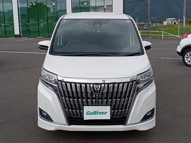 トヨタ エスクァイア Gi 福井県 2019(平31)年 12万km ホワイトパールクリスタルシャイン 衝突被害軽減システム/純正9インチナビ（NSZT-Y68T）/・（フルセグTV/CD/DVD/Bluetooth)/フリップダウンモニター/バックカメラ/ドライブレコーダー/ビルトインETC/オートLEDライト/電動格納ウィンカーミラー/両側パワースライドドア/純正15インチAW/純正フロアマット/スマートキー