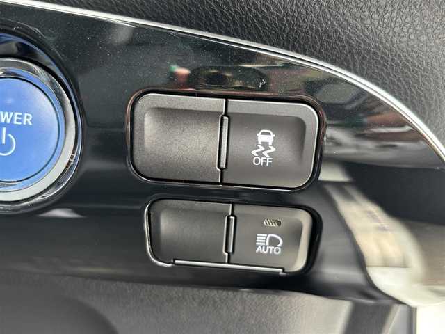 トヨタ プリウス S ツーリングセレクション 宮城県 2019(令1)年 6.5万km ホワイトパールクリスタルシャイン 登録時走行距離６４３３０ｋｍ/純正ナビ　アルパイン/・フルセグテレビ/・Bluetooth/・CD/DVD/・ＡＭ/FM/モデリスタエアロ/レーダークルーズコントロール/プリクラッシュセーフティ/レーンキープアシスト/クリアランスソナー/オートライト/オートマチックハイビーム/ＥＴＣ/ドラレコ/レザーシート/ステアリングスイッチ/デイライト/フォグランプ