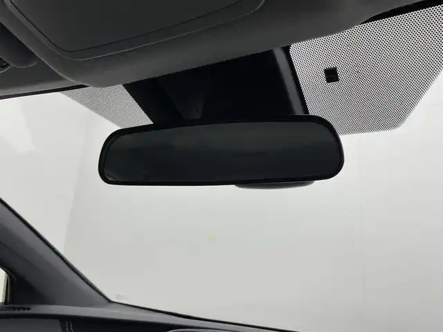 トヨタ プリウス ＰＨＶ Sナビパッケージ・GRスポーツ 茨城県 2017(平29)年 3万km ホワイトパールクリスタルシャイン 純正11.6型ナビ/バックカメラ/フルセグ/衝突被害軽減ブレーキ/車線逸脱抑制装置/レーダークルーズコントロール/オートマチックハイビーム/ETC2.0/シートヒーター/純正18インチAW/LEDヘッドライト/スマートキー