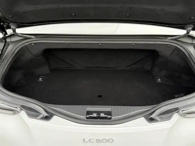 レクサス ＬＣ 500 コンバーチブル 栃木県 2023(令5)年 1万km ホワイトノーヴァガラスフレーク ワンオーナー/12.3インチナビ/AppleCarPlay・AndroidAuto/フルセグTV（走行中視聴可）/Bluetoothオーディオ/パノラミックビューモニター/カラーヘッドアップディスプレイ/レクサスセーフティシステムプラス/MOP鍛造アルミホイール/（切削光輝＋スーパーグロスブラックメタリック塗装）/ダークローズセミアニリン本革シート/ベンチレーション/ステア・シートヒーター/純正ドライブレコーダー/3眼フルLEDヘッドライト/ビルトインETC2.0/スマートキー×1/カードキー×1