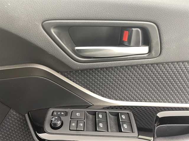 トヨタ Ｃ－ＨＲ G モード ネロ 熊本県 2019(平31)年 7.7万km ホワイトパールクリスタルシャイン 純正ナビ（ＣＤ・ＤＶＤ・フルセグ・ＢＴ・ＳＤ）/バックカメラ　/ビルトインＥＴＣ　/社外前後ドライブレコーダー　/レーダークルーズコントロール　/前後クリアランスソナー　/前席シートヒーター/車線逸脱警報/先行車発進お知らせ機能/ブラインドスポットモニター/横滑り防止/デジタルインナーミラー/ハーフレザーシート/純正フロアマット/純正１８インチAW/オートライト/オートマチックハイビーム/LEDヘッドライト/フォグライト/スマートキー/プッシュスタート/スペアキー1本/保証書/取扱説明書