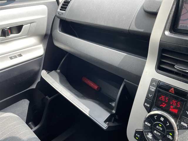 トヨタ ヴォクシー ZS 静岡県 2010(平22)年 7.6万km ホワイトパールクリスタルシャイン 純正ナビ/フルセグTV/DVD/CD/BT/MSV/バックカメラ/両側パワースライドドア/社外16インチAW/パドルシフト/ビルトインETC/HIDヘッドライト/前方ドライブレコーダー/保証書/取扱説明書/H25/27/29/R1/3/5点検記録簿有