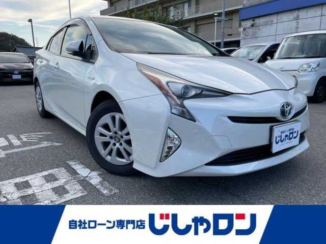 トヨタ プリウス S 兵庫県 2016(平28)年 13.6万km ホワイトパールクリスタルシャイン 純正7インチナビ/(フルセグTV/CD/SD/BT)/バックカメラ/ビルトインETC/オートエアコン/ドライブセレクト/革巻きステアリング/ステアリングスイッチ/オートライト/ふらつき防止/純正フロアマット/プッシュスタート＆スマートキー/ウインカー付き電動格納ミラー/ドアバイザー/LEDヘッドライト/フォグランプ/純正15インチAW