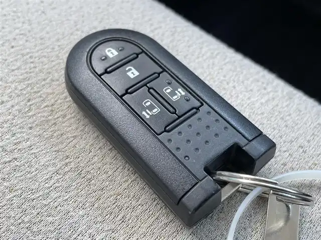 ダイハツ ムーヴ キャンバス G メイクアップ リミテッド　SAⅢ 佐賀県 2019(平31)年 5.2万km パールホワイトⅢ/ファインミントメタリック 2トーン 純正SDナビゲーション/・フルセグTV/CD/DVD/SD/USB/Bluetooth/パノラマモニター/前方ドライブレコーダー/両側パワースライドドア/TVキャンセラー/D席シートヒーター/ISOFIX対応/ステアリングリモコン/フロントデアイサ機能/純正LEDヘッドライト/・オートマチックハイビーム/純正LEDフォグランプ/純正フロアマット/純正ドアバイザ―/新車保証書/取扱説明書/衝突軽減ブレーキ/横滑り防止装置/アイドリングストップ