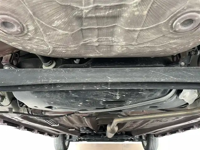 スズキ ソリオ HV MZ 滋賀県 2021(令3)年 2.5万km メロウディープレッドパール ガソリン/2WD/CVT/両側パワースライドドア/純正10インチナビ（CN-RZ10672A）/（FM/AM/CD/DVD/フルセグ/SD/Bluetooth）/バックカメラ・全周囲カメラ/運転席・助手席シートヒーター/ドライブレコーダー/クルーズコントロール/レーンキープアシスト/プリクラッシュブレーキアシスト/横滑り防止装置/コーナーセンサー/革巻きステアリング/ステアリングスイッチ/ヘッドアップディスプレイ/アイドリングストップ/電動格納ミラー/オートライト/オートエアコン/純正フロアマット/純正ドアバイザー/プッシュスタート/スマートキー/スペアキー