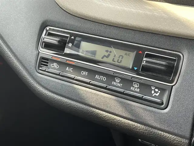 スズキ ソリオ HV MZ 滋賀県 2021(令3)年 2.5万km メロウディープレッドパール ガソリン/2WD/CVT/両側パワースライドドア/純正10インチナビ（CN-RZ10672A）/（FM/AM/CD/DVD/フルセグ/SD/Bluetooth）/バックカメラ・全周囲カメラ/運転席・助手席シートヒーター/ドライブレコーダー/クルーズコントロール/レーンキープアシスト/プリクラッシュブレーキアシスト/横滑り防止装置/コーナーセンサー/革巻きステアリング/ステアリングスイッチ/ヘッドアップディスプレイ/アイドリングストップ/電動格納ミラー/オートライト/オートエアコン/純正フロアマット/純正ドアバイザー/プッシュスタート/スマートキー/スペアキー