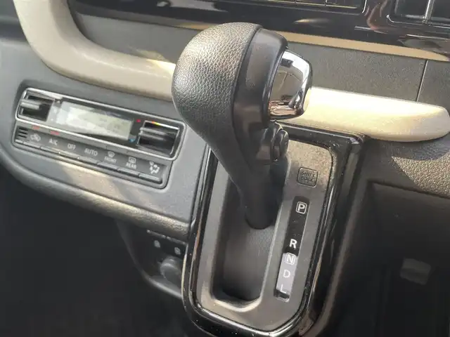 スズキ ソリオ HV MZ 滋賀県 2021(令3)年 2.5万km メロウディープレッドパール ガソリン/2WD/CVT/両側パワースライドドア/純正10インチナビ（CN-RZ10672A）/（FM/AM/CD/DVD/フルセグ/SD/Bluetooth）/バックカメラ・全周囲カメラ/運転席・助手席シートヒーター/ドライブレコーダー/クルーズコントロール/レーンキープアシスト/プリクラッシュブレーキアシスト/横滑り防止装置/コーナーセンサー/革巻きステアリング/ステアリングスイッチ/ヘッドアップディスプレイ/アイドリングストップ/電動格納ミラー/オートライト/オートエアコン/純正フロアマット/純正ドアバイザー/プッシュスタート/スマートキー/スペアキー