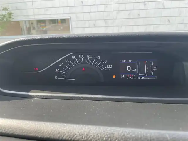 スズキ ソリオ HV MZ 滋賀県 2021(令3)年 2.5万km メロウディープレッドパール ガソリン/2WD/CVT/両側パワースライドドア/純正10インチナビ（CN-RZ10672A）/（FM/AM/CD/DVD/フルセグ/SD/Bluetooth）/バックカメラ・全周囲カメラ/運転席・助手席シートヒーター/ドライブレコーダー/クルーズコントロール/レーンキープアシスト/プリクラッシュブレーキアシスト/横滑り防止装置/コーナーセンサー/革巻きステアリング/ステアリングスイッチ/ヘッドアップディスプレイ/アイドリングストップ/電動格納ミラー/オートライト/オートエアコン/純正フロアマット/純正ドアバイザー/プッシュスタート/スマートキー/スペアキー