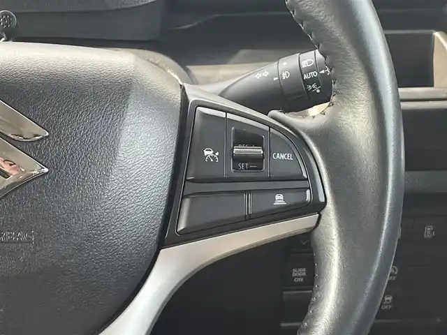 スズキ ソリオ HV MZ 滋賀県 2021(令3)年 2.5万km メロウディープレッドパール ガソリン/2WD/CVT/両側パワースライドドア/純正10インチナビ（CN-RZ10672A）/（FM/AM/CD/DVD/フルセグ/SD/Bluetooth）/バックカメラ・全周囲カメラ/運転席・助手席シートヒーター/ドライブレコーダー/クルーズコントロール/レーンキープアシスト/プリクラッシュブレーキアシスト/横滑り防止装置/コーナーセンサー/革巻きステアリング/ステアリングスイッチ/ヘッドアップディスプレイ/アイドリングストップ/電動格納ミラー/オートライト/オートエアコン/純正フロアマット/純正ドアバイザー/プッシュスタート/スマートキー/スペアキー