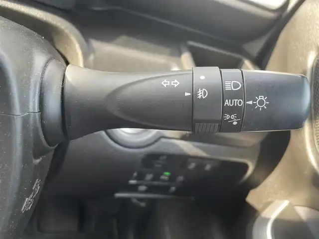 スズキ ソリオ HV MZ 滋賀県 2021(令3)年 2.5万km メロウディープレッドパール ガソリン/2WD/CVT/両側パワースライドドア/純正10インチナビ（CN-RZ10672A）/（FM/AM/CD/DVD/フルセグ/SD/Bluetooth）/バックカメラ・全周囲カメラ/運転席・助手席シートヒーター/ドライブレコーダー/クルーズコントロール/レーンキープアシスト/プリクラッシュブレーキアシスト/横滑り防止装置/コーナーセンサー/革巻きステアリング/ステアリングスイッチ/ヘッドアップディスプレイ/アイドリングストップ/電動格納ミラー/オートライト/オートエアコン/純正フロアマット/純正ドアバイザー/プッシュスタート/スマートキー/スペアキー
