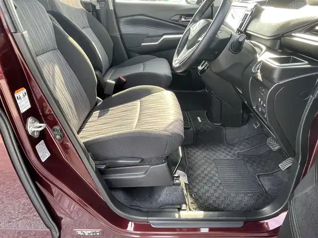 スズキ ソリオ HV MZ 滋賀県 2021(令3)年 2.5万km メロウディープレッドパール ガソリン/2WD/CVT/両側パワースライドドア/純正10インチナビ（CN-RZ10672A）/（FM/AM/CD/DVD/フルセグ/SD/Bluetooth）/バックカメラ・全周囲カメラ/運転席・助手席シートヒーター/ドライブレコーダー/クルーズコントロール/レーンキープアシスト/プリクラッシュブレーキアシスト/横滑り防止装置/コーナーセンサー/革巻きステアリング/ステアリングスイッチ/ヘッドアップディスプレイ/アイドリングストップ/電動格納ミラー/オートライト/オートエアコン/純正フロアマット/純正ドアバイザー/プッシュスタート/スマートキー/スペアキー