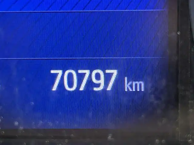 トヨタ Ｃ－ＨＲ G 愛知県 2017(平29)年 7.1万km ホワイトパールクリスタルシャイン 純正ディーラーナビ（AM/FM/CD/DVD/BT/フルセグTV）/トヨタセーフティセンス/　・レーンディパーチャーアラート/　・ブラインドスポットモニター/　・クリアランスソナー/　・プリクラッシュセーフティー/　・リアクロストラフィックアラート/　・オートハイビーム/　・レーダークルーズコントロール/レザーシート/電動パーキングブレーキ/ブレーキホールド/純正18インチアルミホイール/シートヒーター/バックカメラ/デュアルエアコン/自動防眩ミラー/前方ドラレコ/ビルドインETC２．０/オート格納ミラー/ドアバイザー/レベライザー/純正フロアマット