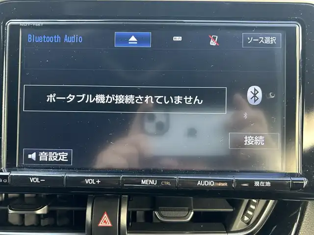 トヨタ Ｃ－ＨＲ G 愛知県 2017(平29)年 7.1万km ホワイトパールクリスタルシャイン 純正ディーラーナビ（AM/FM/CD/DVD/BT/フルセグTV）/トヨタセーフティセンス/　・レーンディパーチャーアラート/　・ブラインドスポットモニター/　・クリアランスソナー/　・プリクラッシュセーフティー/　・リアクロストラフィックアラート/　・オートハイビーム/　・レーダークルーズコントロール/レザーシート/電動パーキングブレーキ/ブレーキホールド/純正18インチアルミホイール/シートヒーター/バックカメラ/デュアルエアコン/自動防眩ミラー/前方ドラレコ/ビルドインETC２．０/オート格納ミラー/ドアバイザー/レベライザー/純正フロアマット