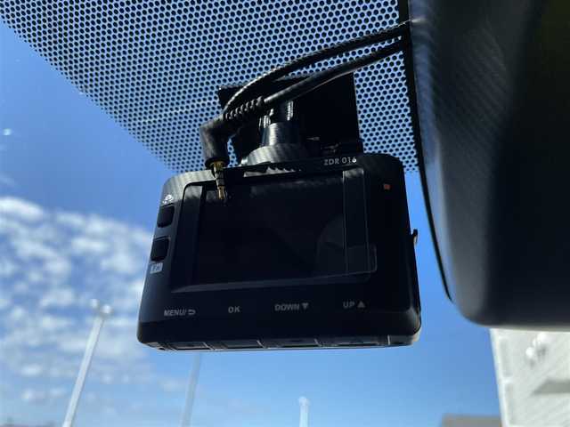 トヨタ プリウス Sツーリングセレクション 石川県 2021(令3)年 5.9万km 黒 アルパイン9型ナビ/フルセグTV/バックカメラ/LEDヘッドライト/ETC/ドライブレコーダー/革シート/シートヒーター/スマートキー/トヨタセーフティセンス/レーダークルーズ/モデリスタエアロ/AC100V/社外アルミホイール/電動ミラー