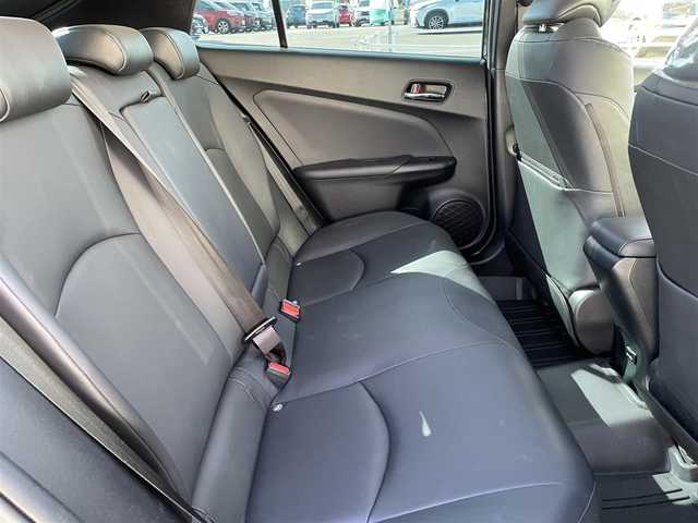 トヨタ プリウス Sツーリングセレクション 石川県 2021(令3)年 5.9万km 黒 アルパイン9型ナビ/フルセグTV/バックカメラ/LEDヘッドライト/ETC/ドライブレコーダー/革シート/シートヒーター/スマートキー/トヨタセーフティセンス/レーダークルーズ/モデリスタエアロ/AC100V/社外アルミホイール/電動ミラー