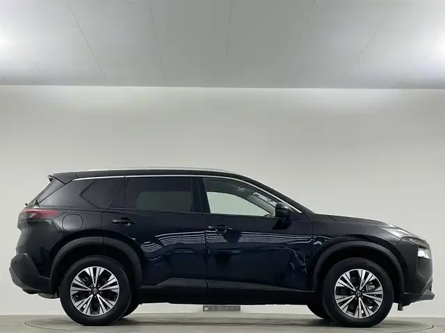 日産 エクストレイル X e－4ORCE 埼玉県 2022(令4)年 1.4万km ダイヤモンドブラック 純正１２．３インチナビ　Bluetooth アラウンドビューモニター　デジタルインナーミラー　シートヒーター　１００Ｖ電源　パワーシート　レーダークルーズコントロール 衝突軽減システム ETC2.0