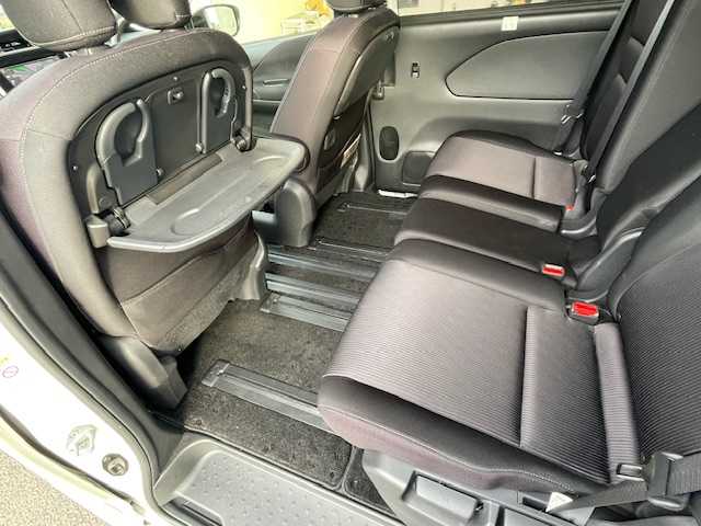 日産 セレナ ハイウェイスター Vセレクション 静岡県 2018(平30)年 4.7万km ブリリアントホワイトパール ワンオーナー/ETC/バックカメラ/クルーズコントロール/フルセグTV/純正SDナビ（CD/Bluetooth機能あり）/純正フロアマット/純正アルミホイール/プッシュスタート/スマートキー/両側パワースライドドア/アイドリングストップ/ウィンカーミラー/ドアバイザー/横滑り防止機能