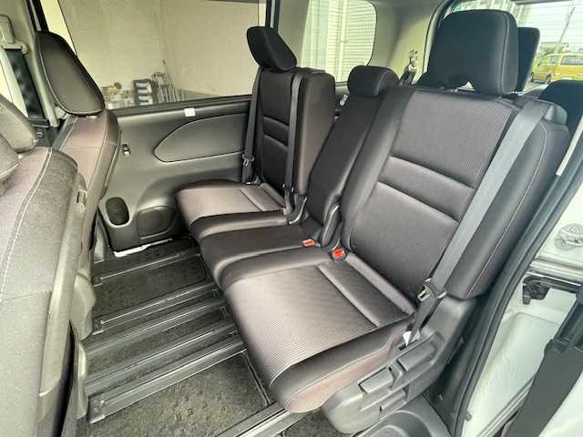 日産 セレナ ハイウェイスター Vセレクション 静岡県 2018(平30)年 4.7万km ブリリアントホワイトパール ワンオーナー/ETC/バックカメラ/クルーズコントロール/フルセグTV/純正SDナビ（CD/Bluetooth機能あり）/純正フロアマット/純正アルミホイール/プッシュスタート/スマートキー/両側パワースライドドア/アイドリングストップ/ウィンカーミラー/ドアバイザー/横滑り防止機能