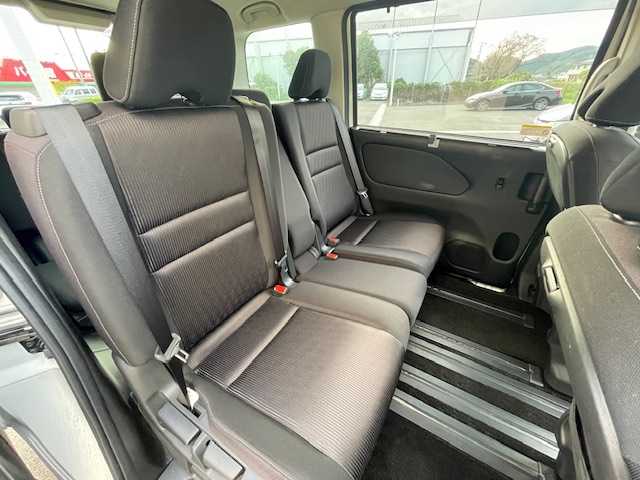 日産 セレナ ハイウェイスター Vセレクション 静岡県 2018(平30)年 4.7万km ブリリアントホワイトパール ワンオーナー/ETC/バックカメラ/クルーズコントロール/フルセグTV/純正SDナビ（CD/Bluetooth機能あり）/純正フロアマット/純正アルミホイール/プッシュスタート/スマートキー/両側パワースライドドア/アイドリングストップ/ウィンカーミラー/ドアバイザー/横滑り防止機能