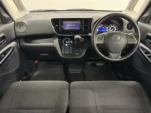 日産 デイズ ルークス ハイウェイスター Gターボ 三重県 2019(平31)年 6.9万km ブラック ガソリン・ターボ/FF/インパネCVT/純正 7インチナビ MM318D-W/（FM/AM/CD/DVD/iPod/SD/TV/WALKMAN/USB/Bluetooth/MUSIC STOCKER/ドラレコ/AUX）/アラウンドビューモニター/両側オートスライドドア/ドライブレコーダー 前方/ETC/安全/・エマージェンシーブレーキ/・LDW（車線逸脱警報）/・ハイビームアシスト/・VDC（ビークルダイナミクスコントロール）/・踏み間違い衝突防止アシスト（コーナーセンサーは、なし）/など/装備/・クルーズコントロール/・オートエアコン/・オートライトシステム/・LEDヘッドライト/・フロントフォグライト/・電動格納ドアミラー/・リヤシーリングファン（『ナノイー』）/・ステアリングスイッチ/・プッシュスタート/・インテリジェントキーx2/・SRS デュアル＋サイドエアバッグ/・純正15inAW/など