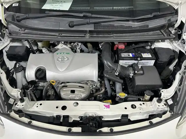 トヨタ シエンタ G 佐賀県 2017(平29)年 2.8万km ホワイトパールクリスタルシャイン 純正７インチナビ/フルセグTV/CD/DVD/Bluetooth/バックカメラ/衝突被害軽減システム/車線逸脱警報/先行車発進お知らせ機能/オートライト/オートマチックハイビーム/LEDヘッドライト/フォグライト/横滑り防止装置/ビルトインETC/アイドリングストップ/両側パワースライドドア/ISOFIX対応シート/純正フロアマット/ドアバイザー/スマートキー/スペアキー×１/ステアリングスイッチ/電動格納ミラー