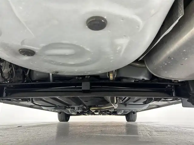 トヨタ シエンタ G 佐賀県 2017(平29)年 2.8万km ホワイトパールクリスタルシャイン 純正７インチナビ/フルセグTV/CD/DVD/Bluetooth/バックカメラ/衝突被害軽減システム/車線逸脱警報/先行車発進お知らせ機能/オートライト/オートマチックハイビーム/LEDヘッドライト/フォグライト/横滑り防止装置/ビルトインETC/アイドリングストップ/両側パワースライドドア/ISOFIX対応シート/純正フロアマット/ドアバイザー/スマートキー/スペアキー×１/ステアリングスイッチ/電動格納ミラー