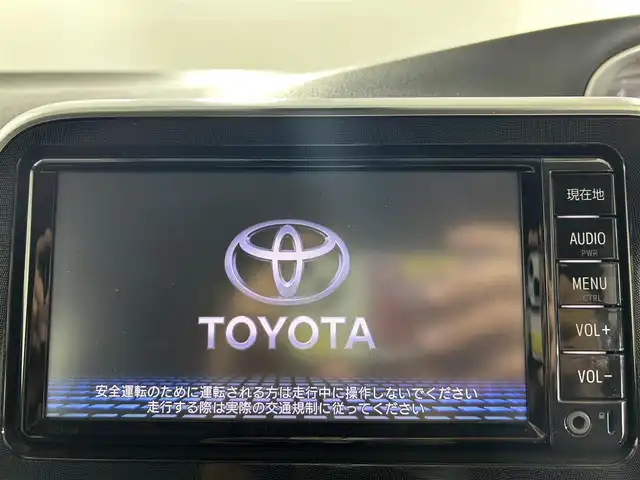 トヨタ シエンタ G 佐賀県 2017(平29)年 2.8万km ホワイトパールクリスタルシャイン 純正７インチナビ/フルセグTV/CD/DVD/Bluetooth/バックカメラ/衝突被害軽減システム/車線逸脱警報/先行車発進お知らせ機能/オートライト/オートマチックハイビーム/LEDヘッドライト/フォグライト/横滑り防止装置/ビルトインETC/アイドリングストップ/両側パワースライドドア/ISOFIX対応シート/純正フロアマット/ドアバイザー/スマートキー/スペアキー×１/ステアリングスイッチ/電動格納ミラー