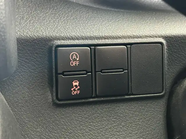 トヨタ シエンタ G 佐賀県 2017(平29)年 2.8万km ホワイトパールクリスタルシャイン 純正７インチナビ/フルセグTV/CD/DVD/Bluetooth/バックカメラ/衝突被害軽減システム/車線逸脱警報/先行車発進お知らせ機能/オートライト/オートマチックハイビーム/LEDヘッドライト/フォグライト/横滑り防止装置/ビルトインETC/アイドリングストップ/両側パワースライドドア/ISOFIX対応シート/純正フロアマット/ドアバイザー/スマートキー/スペアキー×１/ステアリングスイッチ/電動格納ミラー