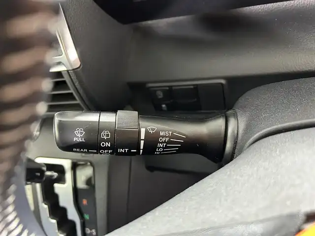 トヨタ シエンタ G 佐賀県 2017(平29)年 2.8万km ホワイトパールクリスタルシャイン 純正７インチナビ/フルセグTV/CD/DVD/Bluetooth/バックカメラ/衝突被害軽減システム/車線逸脱警報/先行車発進お知らせ機能/オートライト/オートマチックハイビーム/LEDヘッドライト/フォグライト/横滑り防止装置/ビルトインETC/アイドリングストップ/両側パワースライドドア/ISOFIX対応シート/純正フロアマット/ドアバイザー/スマートキー/スペアキー×１/ステアリングスイッチ/電動格納ミラー