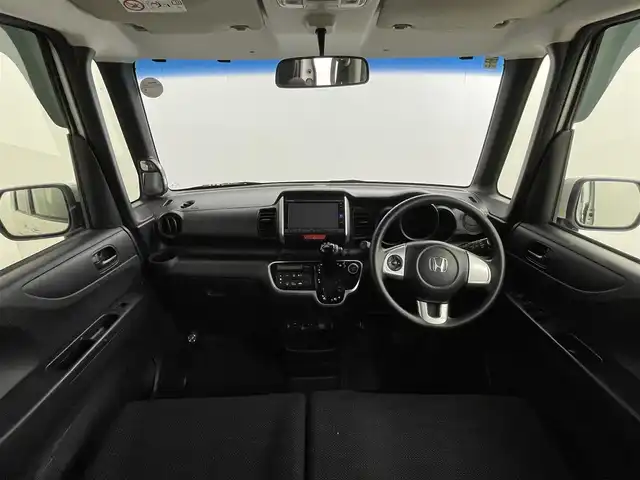 ホンダ Ｎ ＢＯＸ G SSパッケージ 道央・札幌 2017(平29)年 8.1万km プレミアムホワイトパールⅡ ・４WD/・純正ナビ/　CD/DVD/SD/BT/フルセグ/・バックカメラ/・ビルトインETC/・両側パワースライドドア/・シートヒーター/・横滑り防止/・HIDヘッドライト/・フォグライト/・オートライト/・プッシュスタート/・スマートキー/・純正フロアマット/・ドアバイザー